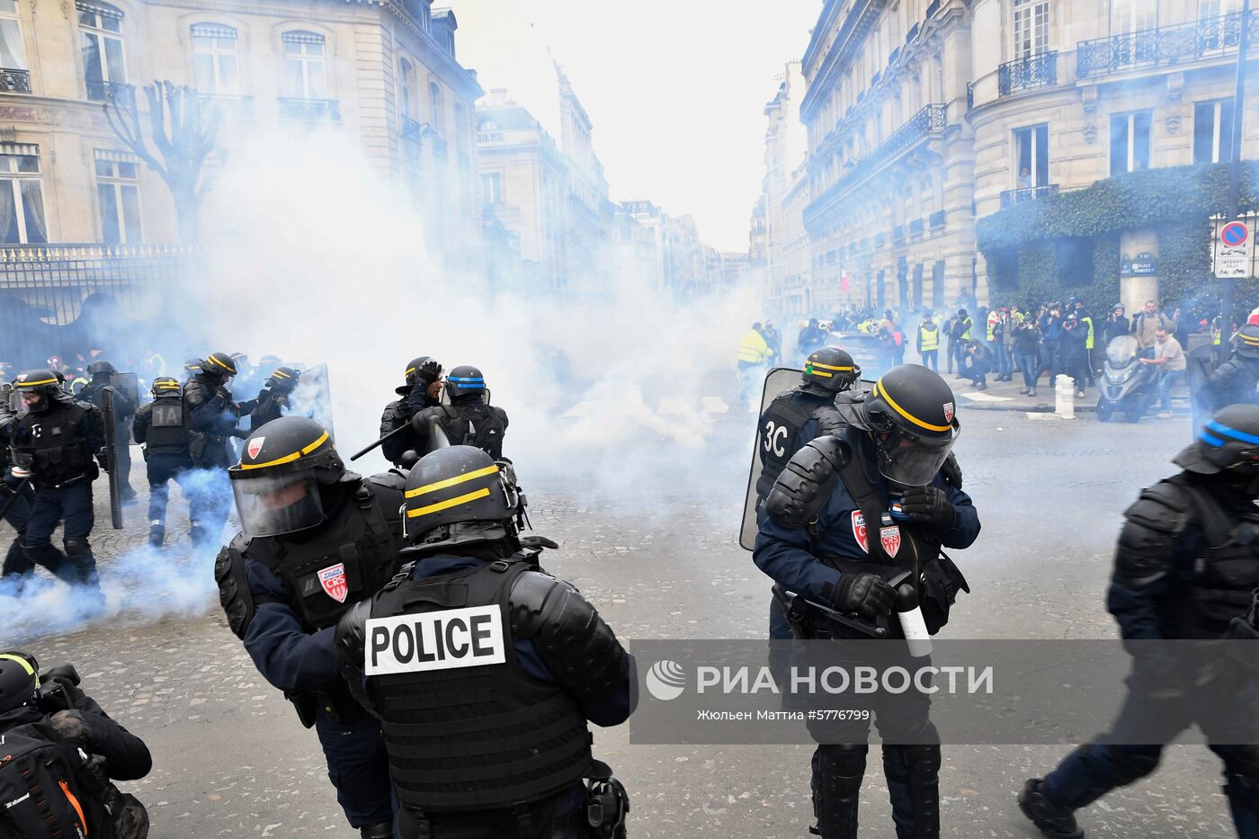 Акция протеста "жёлтых жилетов" во Франции