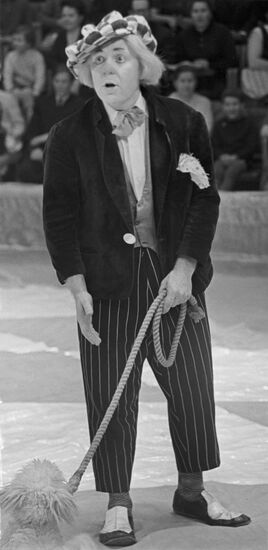 Артист цирка Олег Попов