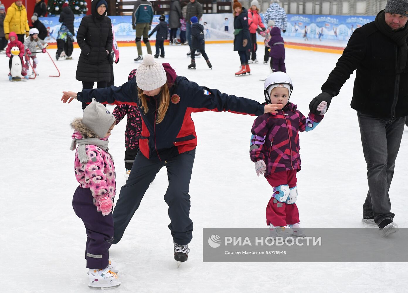 День зимних видов спорта в парке Горького