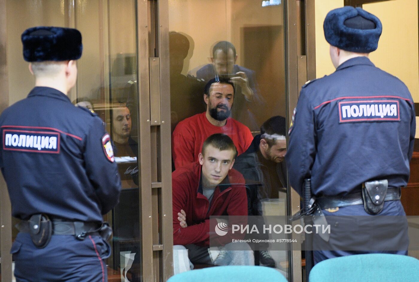 Рассмотрение жалобы на продление ареста украинским морякам