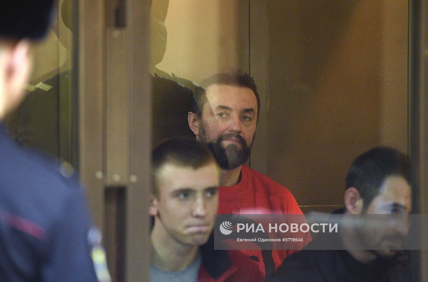 Рассмотрение жалобы на продление ареста украинским морякам