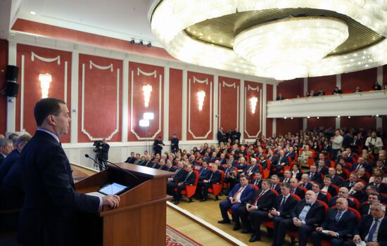 Премьер-министр РФ Д. Медведев принял участие в совещании-семинаре судей судов общей юрисдикции и арбитражных судов РФ