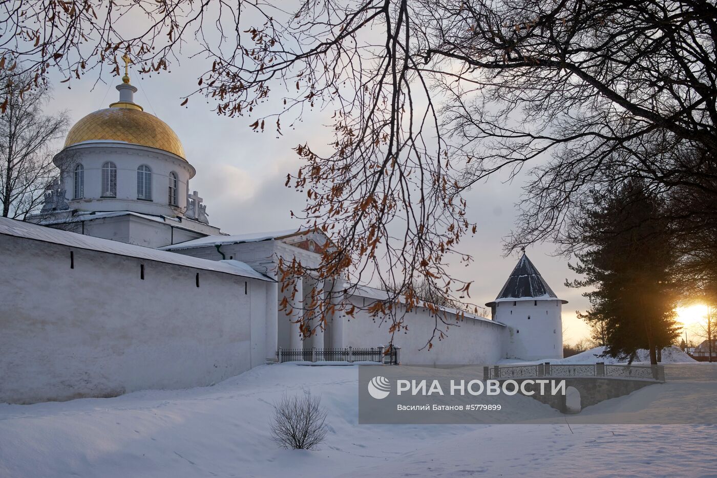 Города России. Псков, Изборск, Печоры