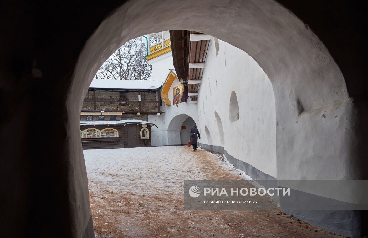 Города России. Псков, Изборск, Печоры