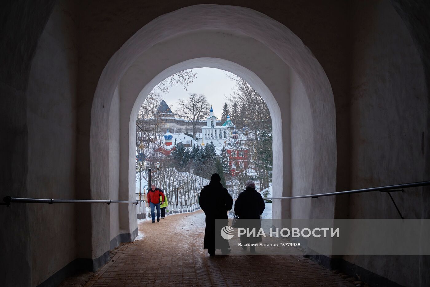 Города России. Псков, Изборск, Печоры