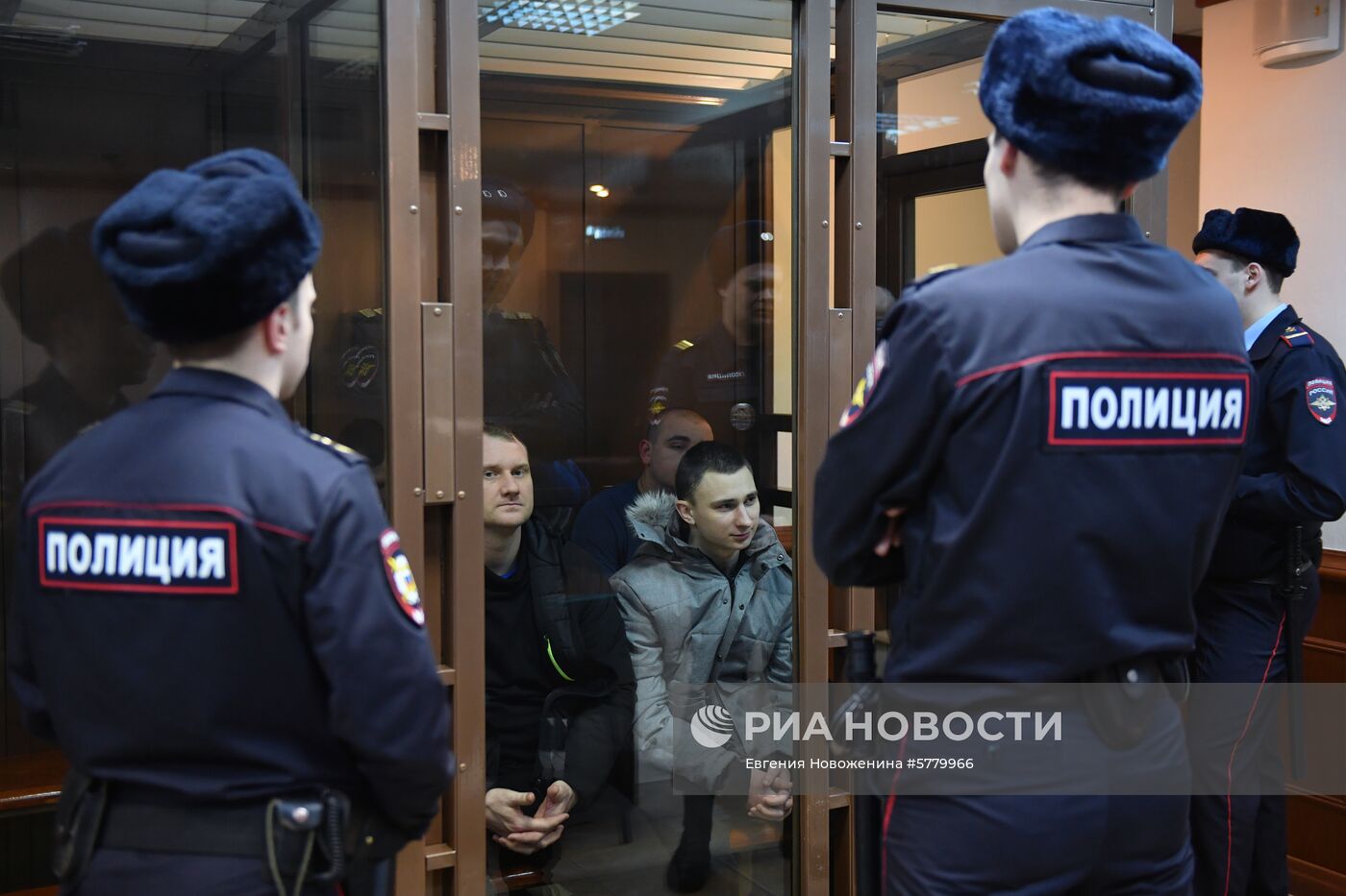 Рассмотрение жалобы на продление ареста украинским морякам 