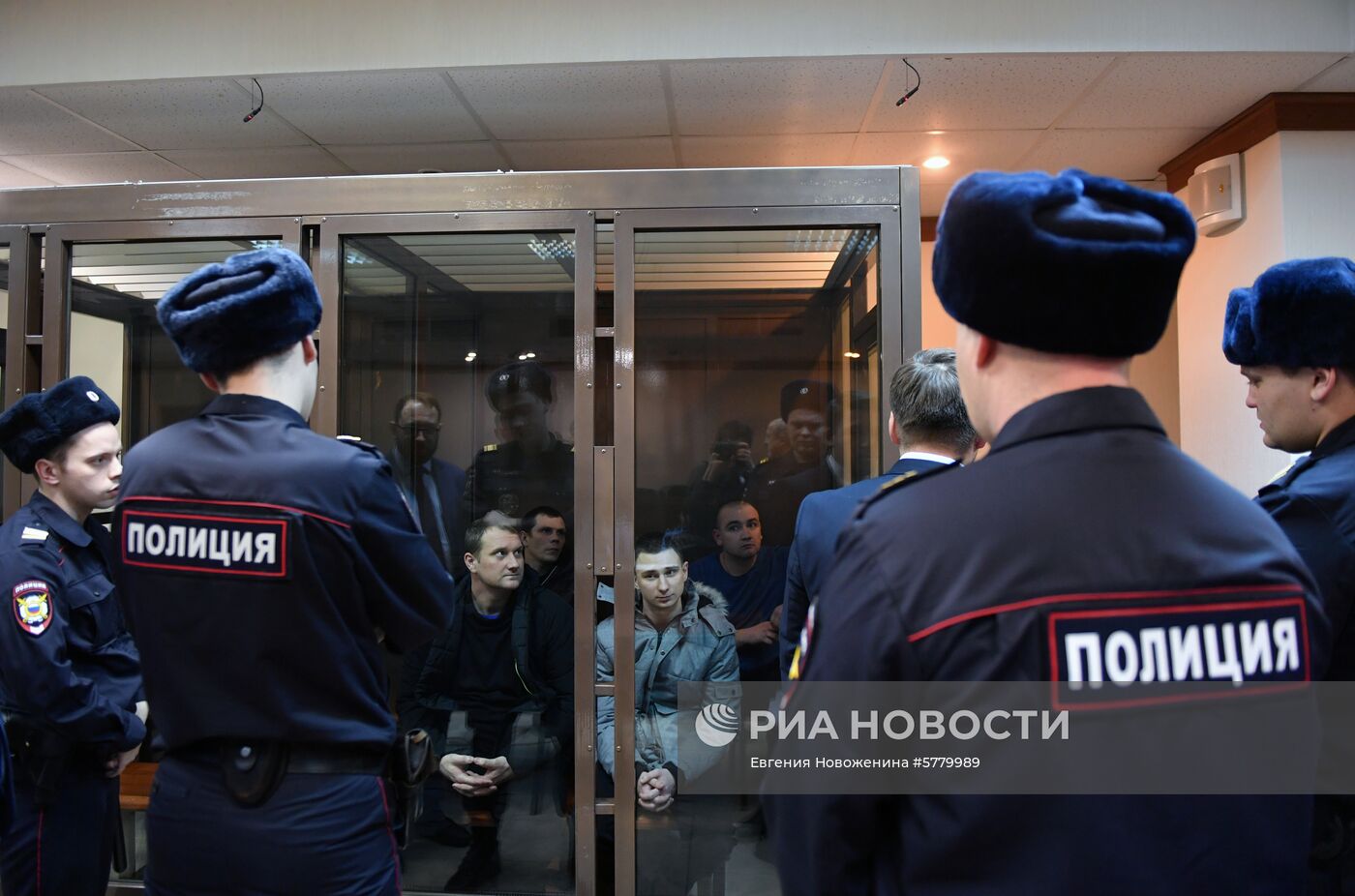 Рассмотрение жалобы на продление ареста украинским морякам 
