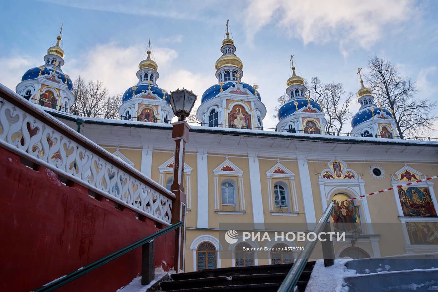 Города России. Псков, Изборск, Печоры