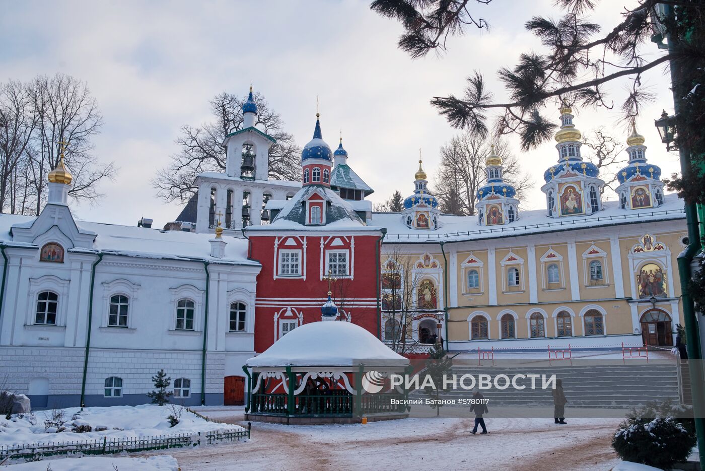 Города России. Псков, Изборск, Печоры