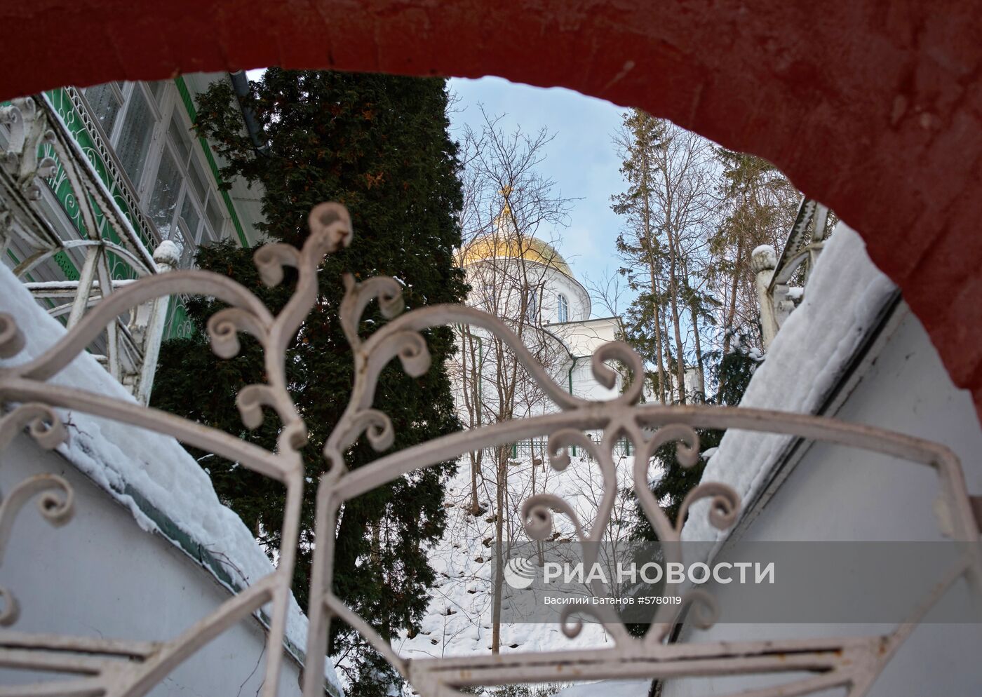 Города России. Псков, Изборск, Печоры