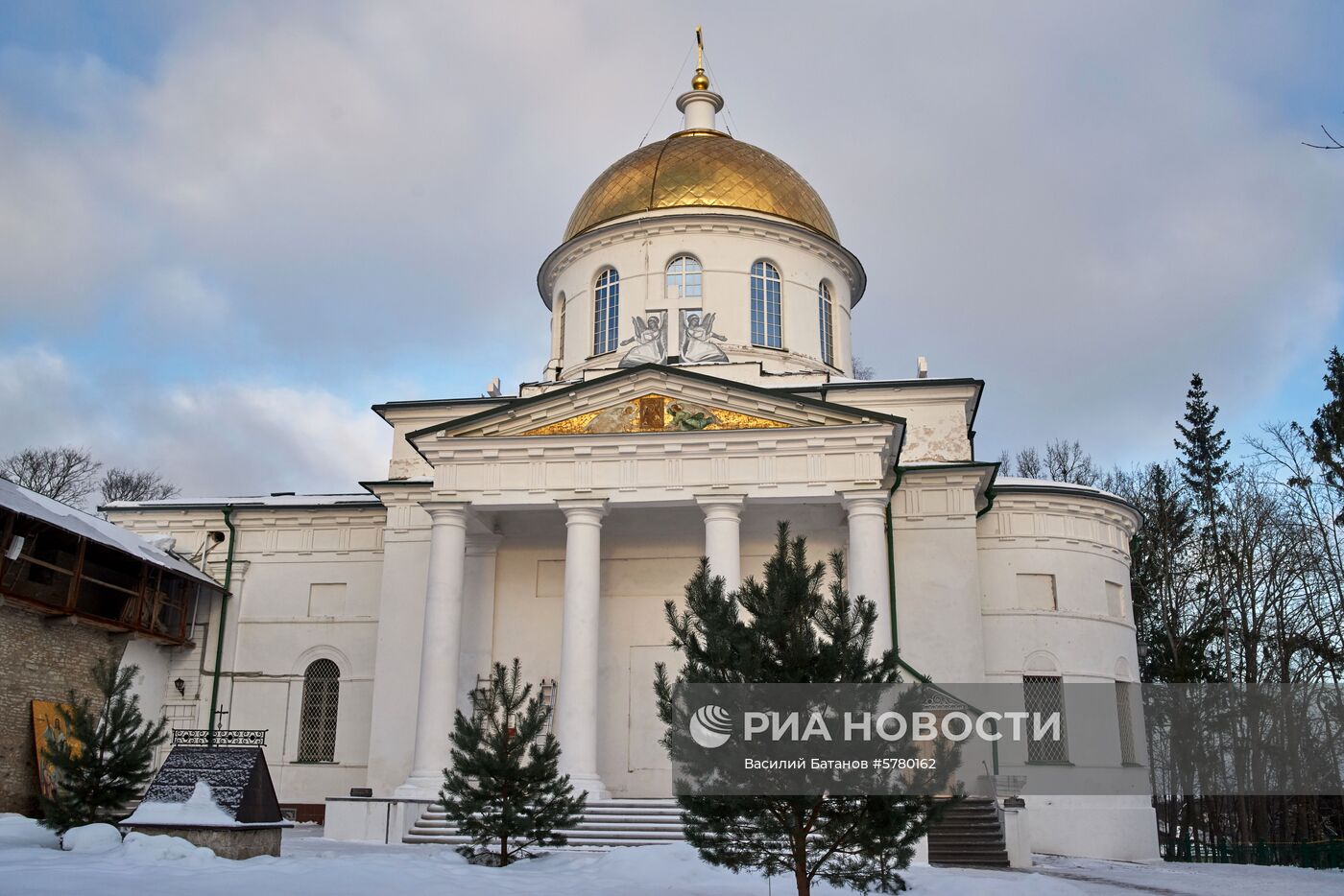 Города России. Псков, Изборск, Печоры