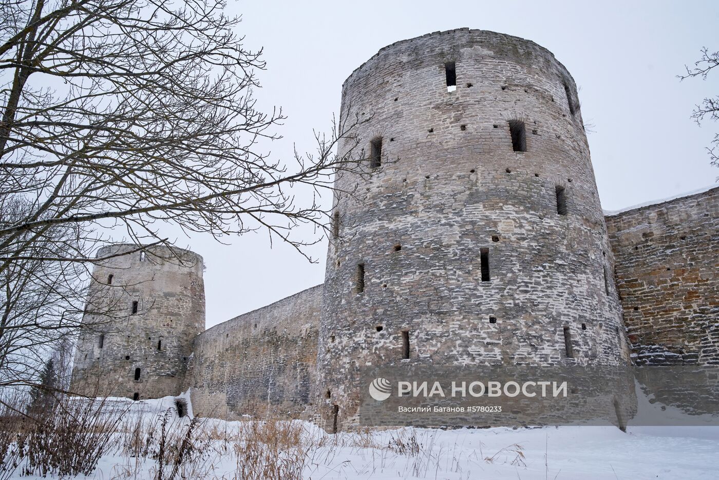 Города России. Псков, Изборск, Печоры