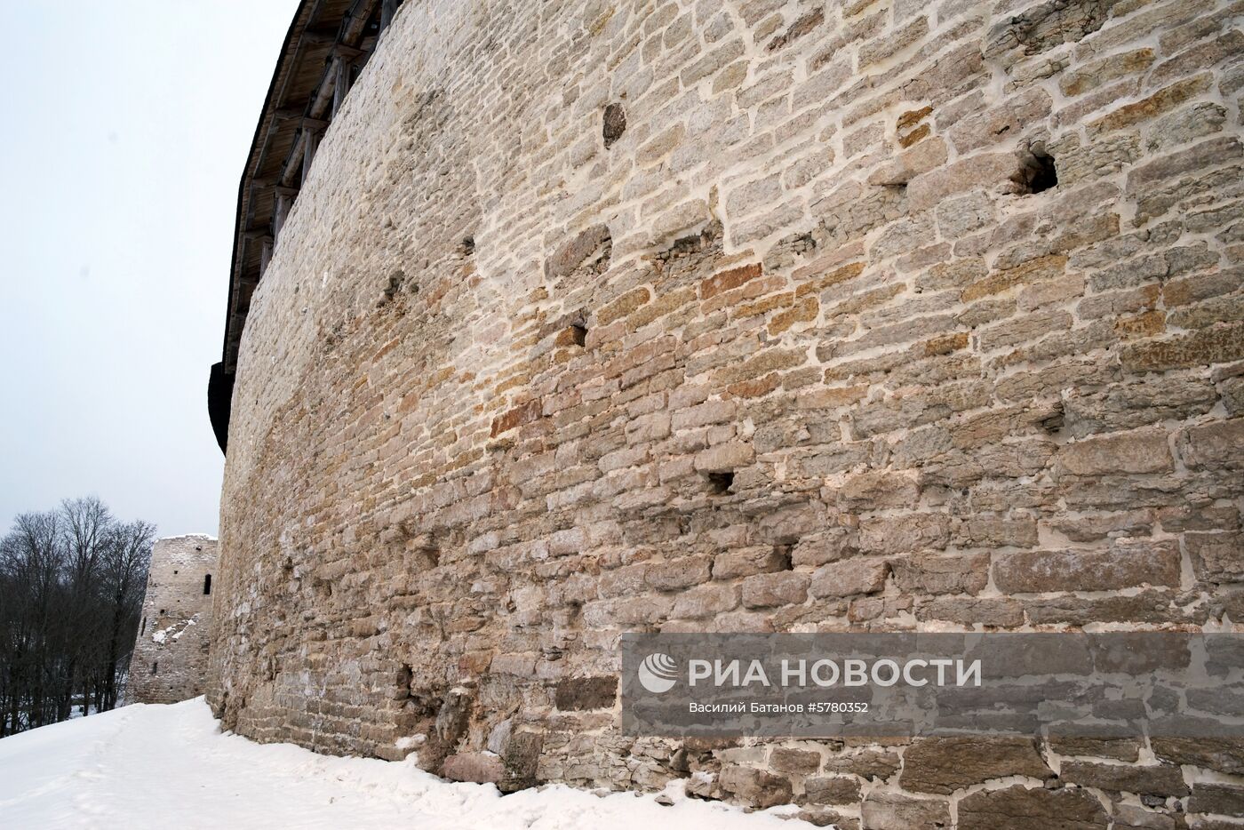 Города России. Псков, Изборск, Печоры