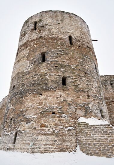 Города России. Псков, Изборск, Печоры