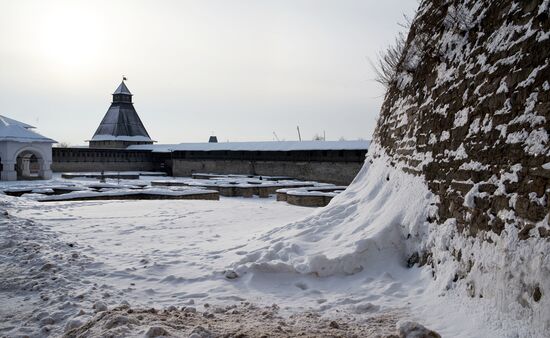 Города России. Псков, Изборск, Печоры