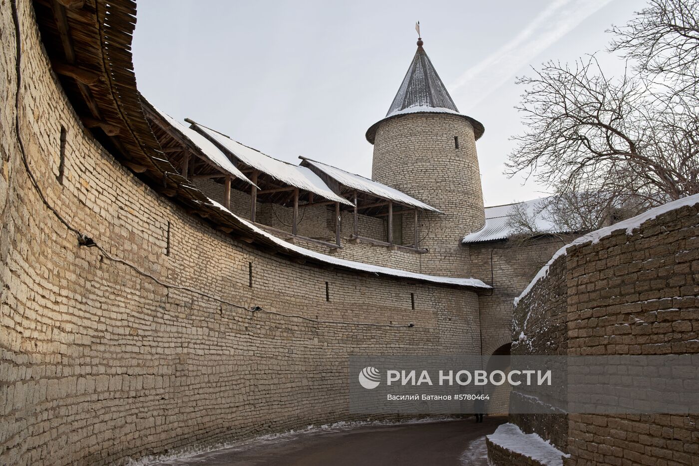 Города России. Псков, Изборск, Печоры