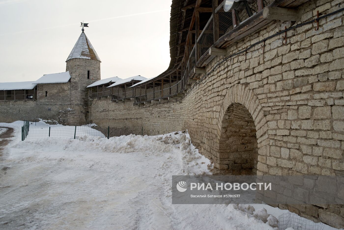 Города России. Псков, Изборск, Печоры