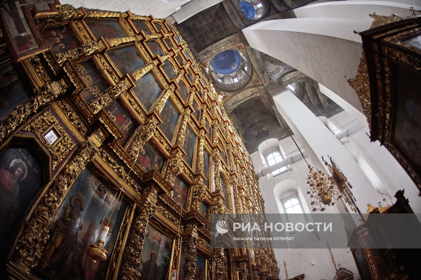 Города России. Псков, Изборск, Печоры