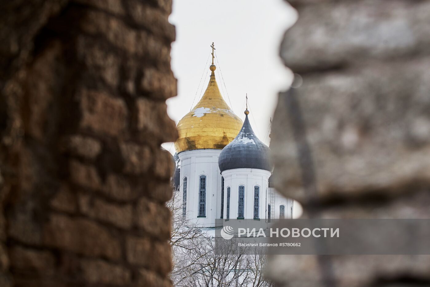 Города России. Псков, Изборск, Печоры