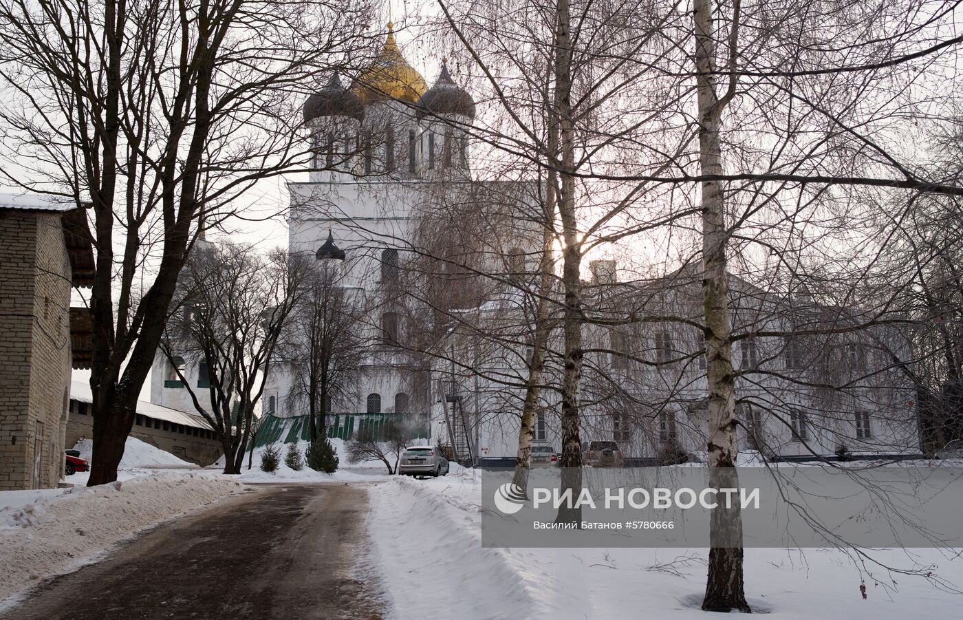 Города России. Псков, Изборск, Печоры
