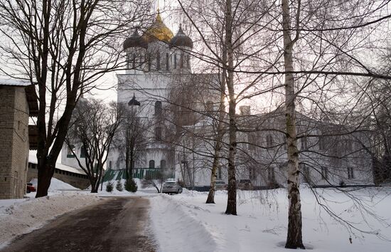 Города России. Псков, Изборск, Печоры