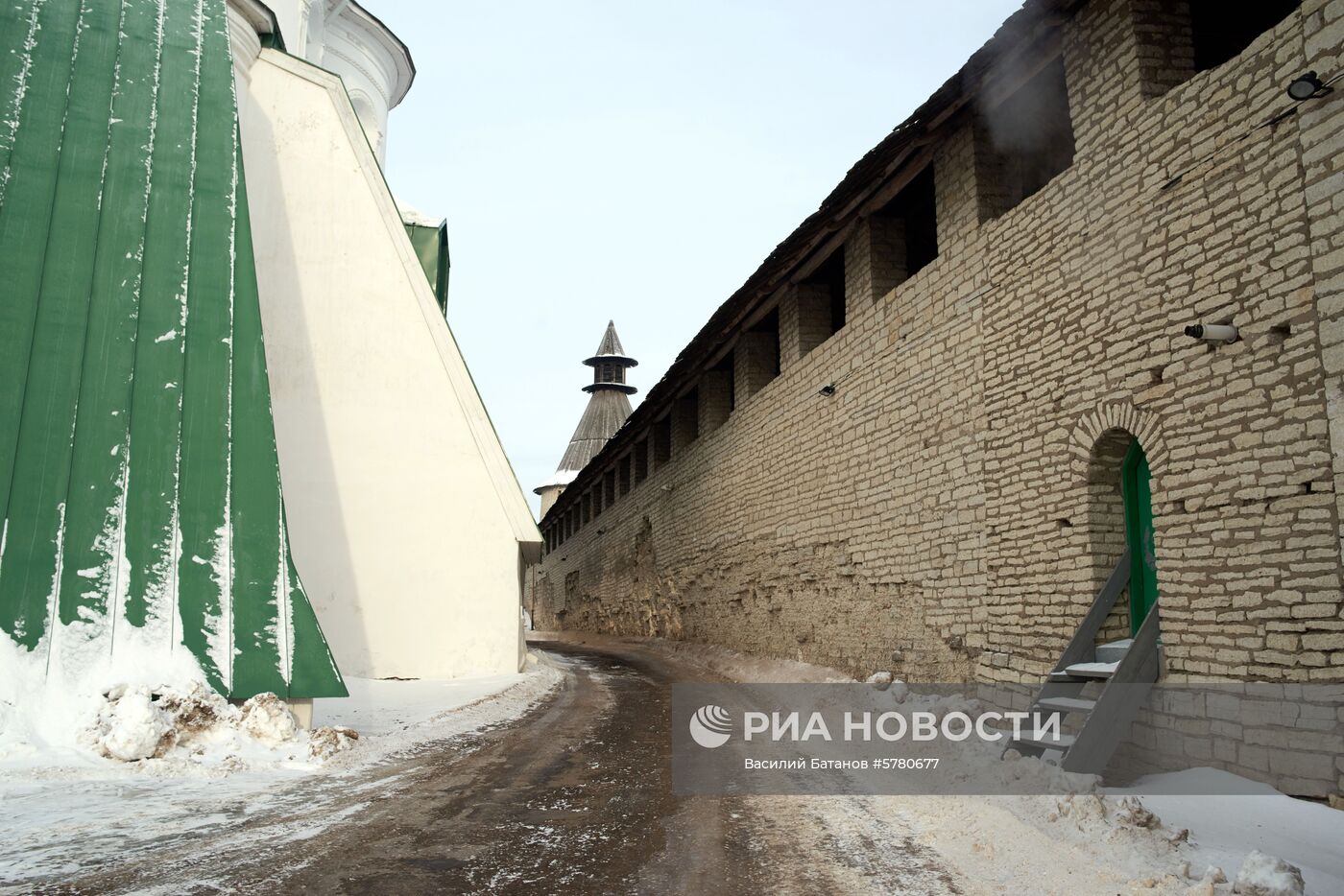 Города России. Псков, Изборск, Печоры