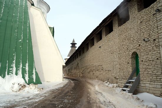 Города России. Псков, Изборск, Печоры