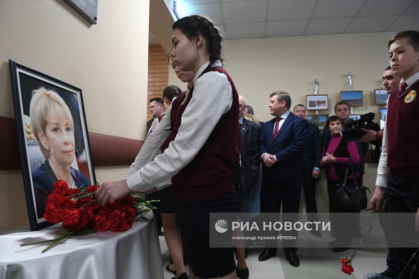 Открытие мемориальной доски Елизавете Глинке в школе её имени в Новосибирске