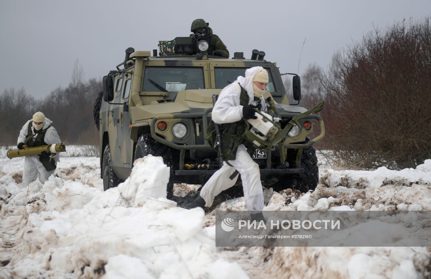 Тактико-специальные учения на полигоне "Дубровка" в Псковской области