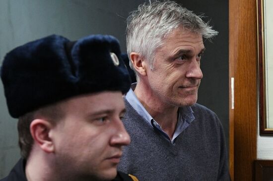 Избрание меры пресечения М. Калви и партнерам компании Baring Vostok