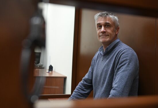 Избрание меры пресечения М. Калви и партнерам компании Baring Vostok