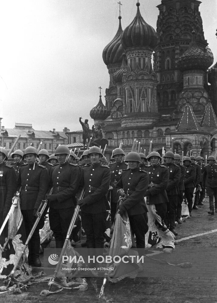 Парад Победы на Красной площади в Москве