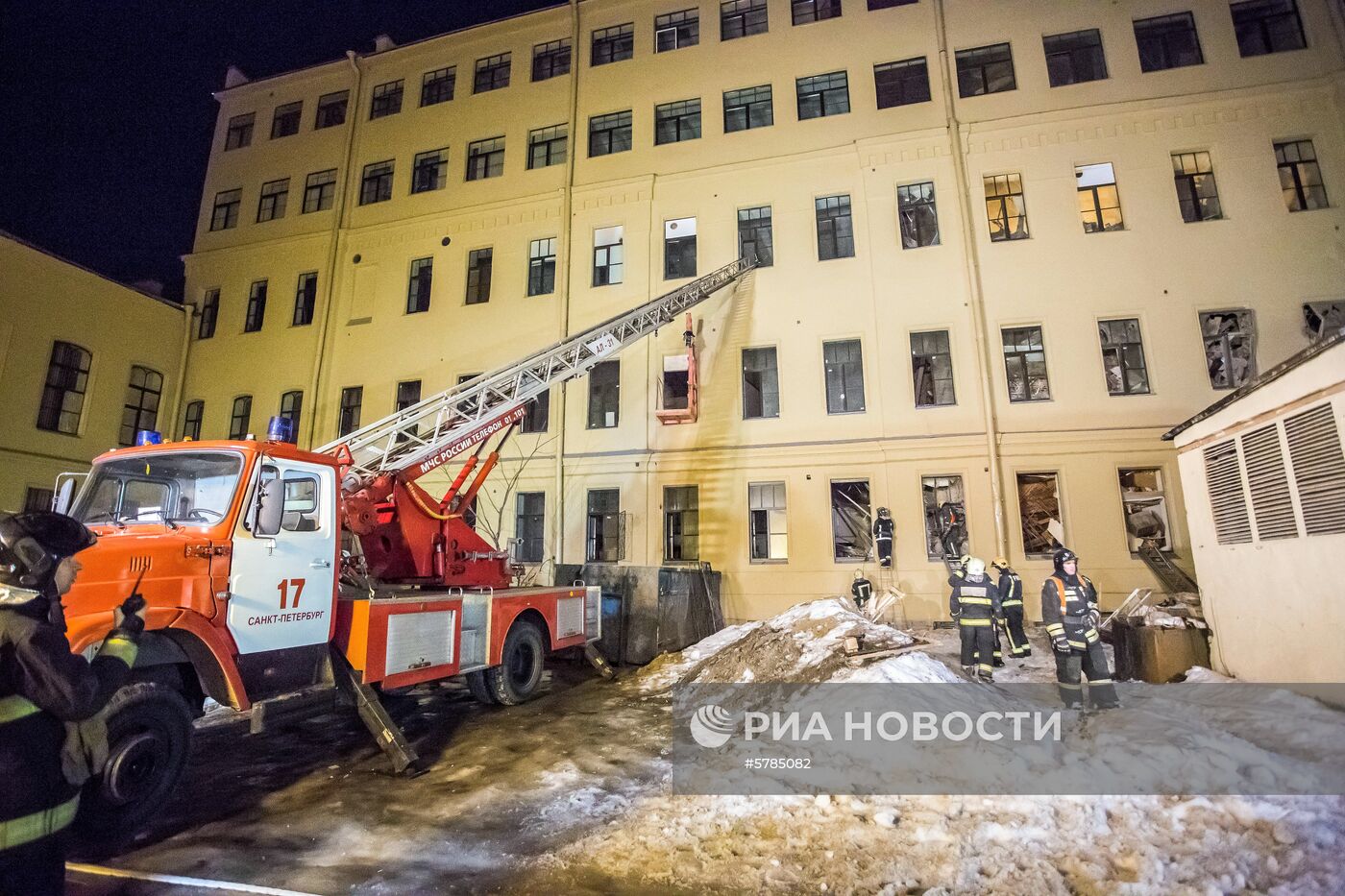Обрушение плит перекрытия в здании Санкт-Петербургского НИУ ИТМО