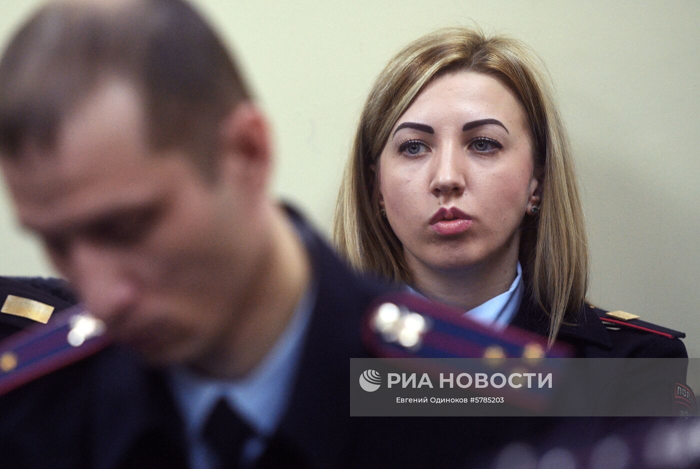 Сотрудники транспортной полиции аэропорта Внуково во время инструктажа личного состава перед выходом на дежурство. 18 февраля 2019 году отмечается День работников транспортной полиции. Дата приурочена к изданию декрета Всероссийским центральным исполнительным комитетом (ВЦИК) "Об организации межведомственной комиссии по охране железных дорог" 18 февраля 1919 года. Место: Россия, Москва. Автор: Евгений Одиноков/РИА Новости. Работа линейного отдела транспортной полиции аэропорта Внуково