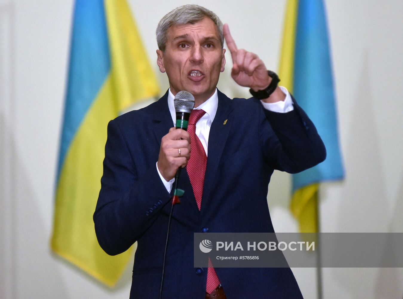 Встреча кандидата в президенты Украины Р. Кошулинского с избирателями