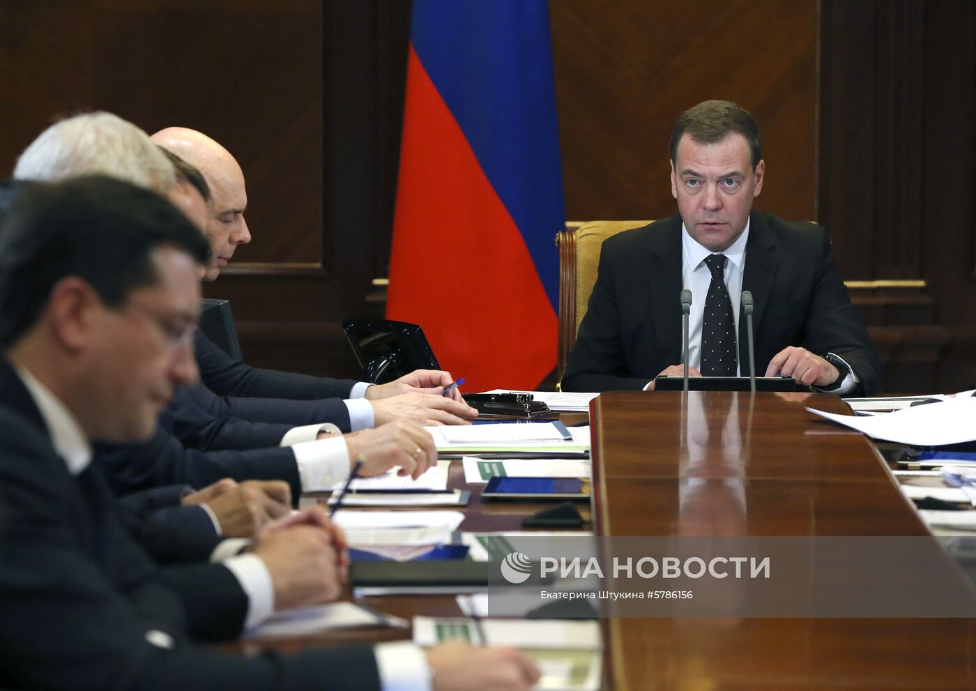 Премьер-министр РФ Д. Медведев провел заседание президиума Совета при президенте РФ по стратегическому развитию и национальным проектам