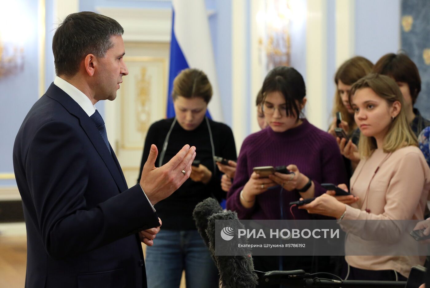 Премьер-министр РФ Д. Медведев провел заседание президиума Совета при президенте РФ по стратегическому развитию и национальным проектам