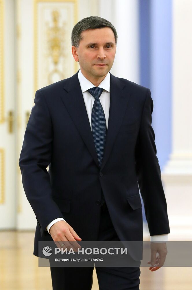 Премьер-министр РФ Д. Медведев провел заседание президиума Совета при президенте РФ по стратегическому развитию и национальным проектам