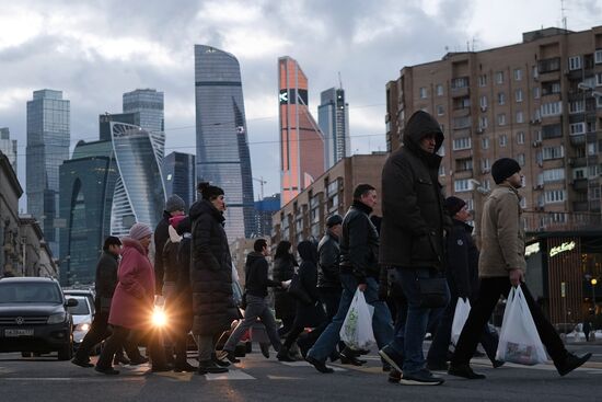 Пешеходный переход на Большой Дорогомиловской улице в Москве 
