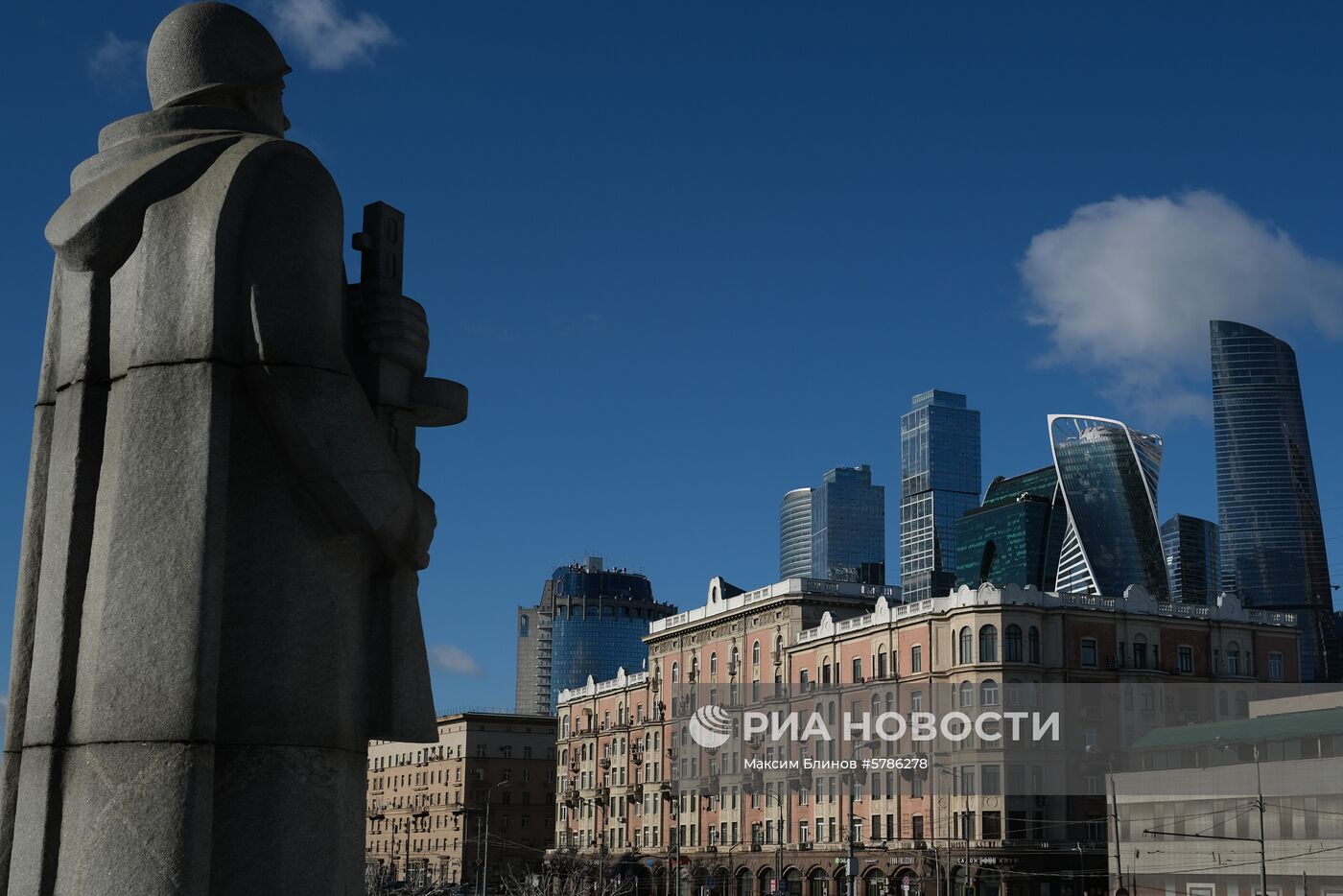 Памятник "Москва - Город-Герой"