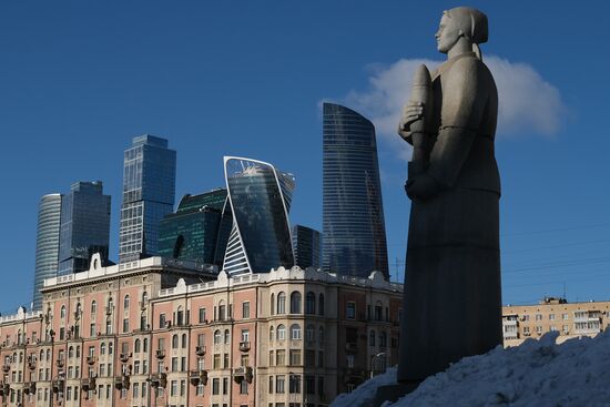 Памятник "Москва - Город-Герой"