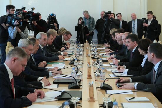 Встреча глав МИД РФ и Словакии С. Лаврова и М. Лайчака