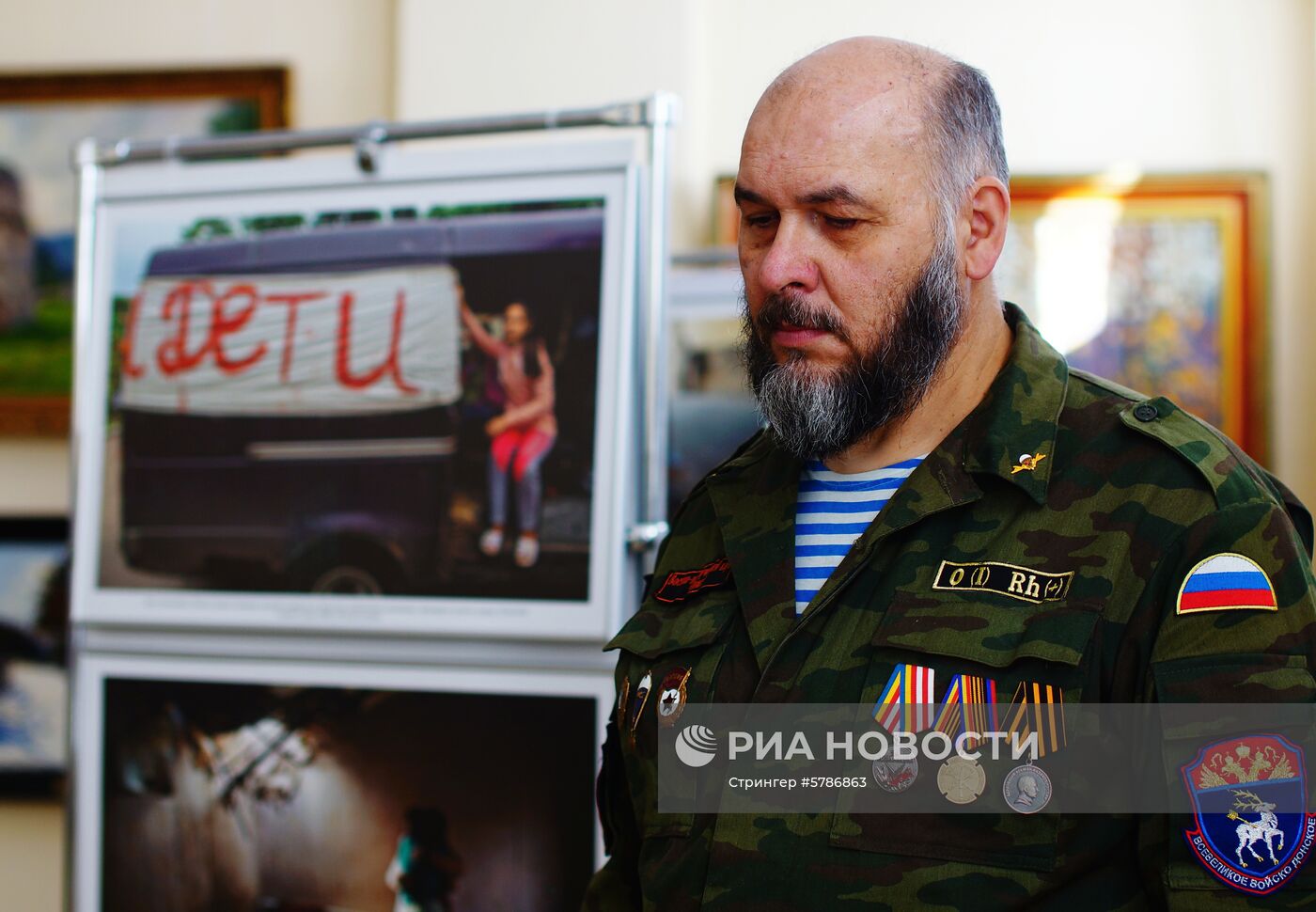 Выставка фоторабот Андрея Стенина в ЛНР