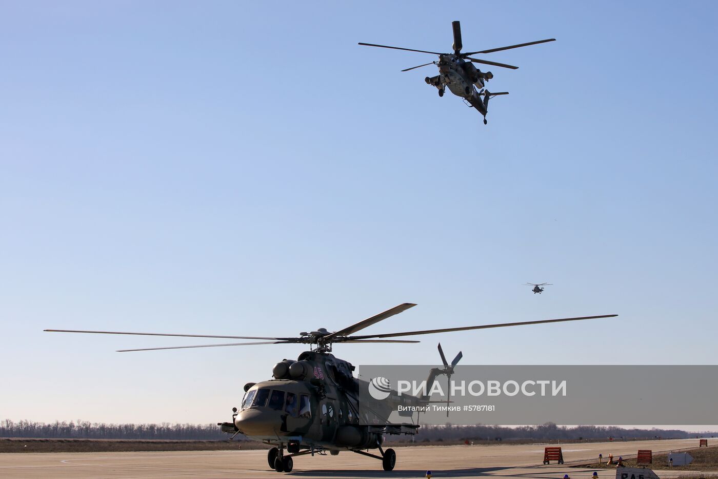 Учебно-тренировочные полеты экипажей армейской авиации ЮВО 