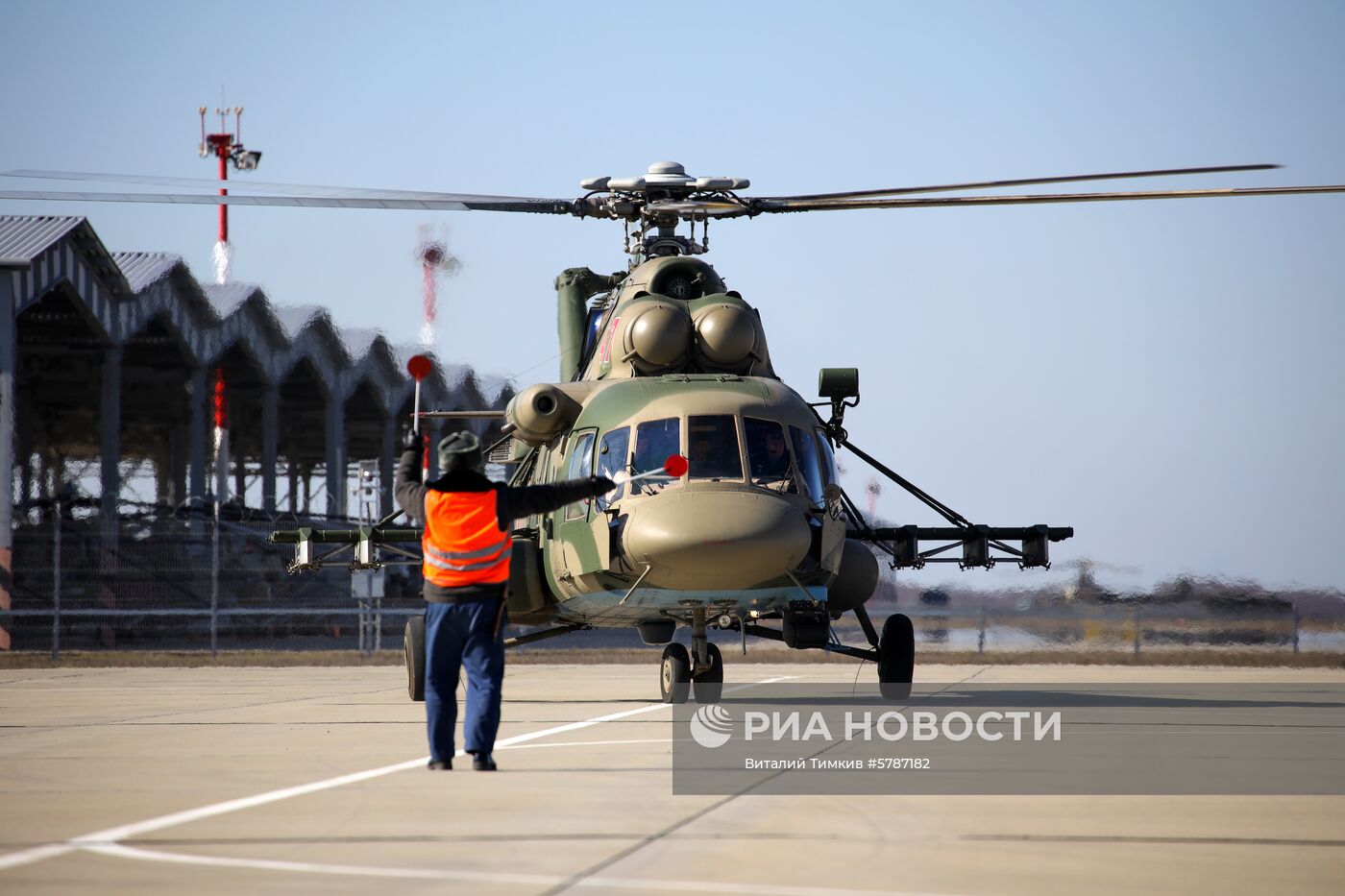 Учебно-тренировочные полеты экипажей армейской авиации ЮВО 