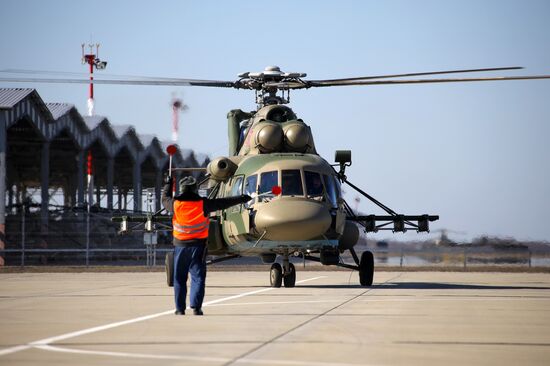 Учебно-тренировочные полеты экипажей армейской авиации ЮВО 