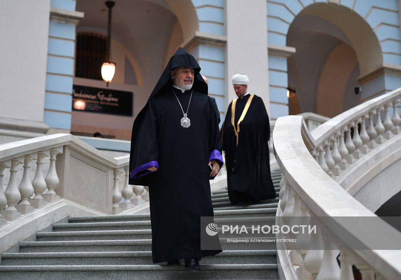 Ежегодное послание президента РФ В. Путина Федеральному Собранию