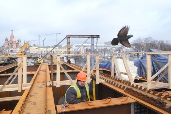 Ремонтные работы на Москворецком мосту