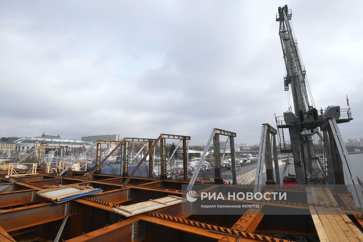 Ремонтные работы на Москворецком мосту