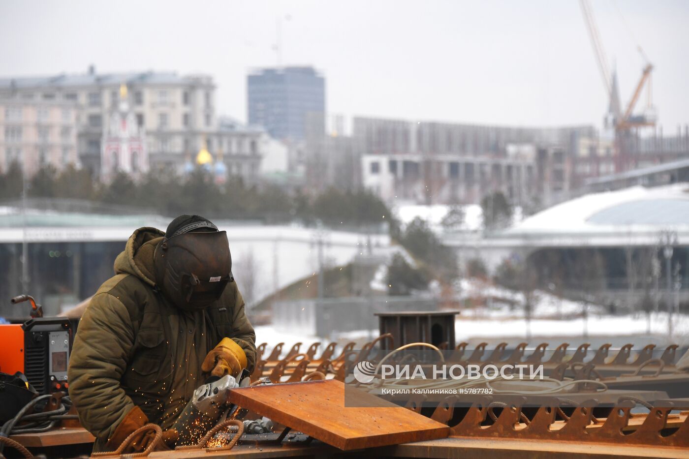 Ремонтные работы на Москворецком мосту